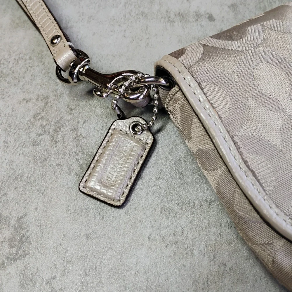 Coach Wristlet Kristin Beige Signature Canvas‎ Beige Leather Trim Small Bag